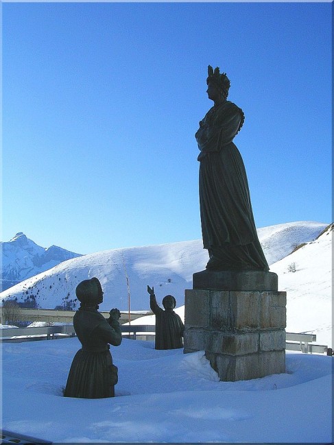 Statue de Notre dame de La Salette